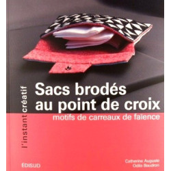 Sacs brodés au point de croix